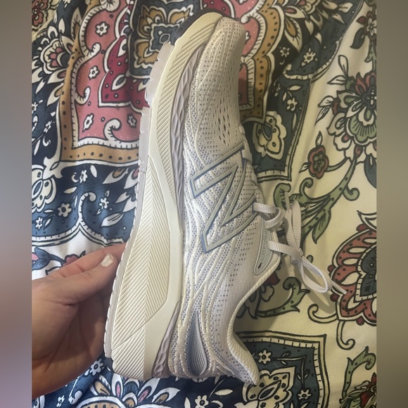 NEW  no tags. No box was sent with shoe purchase. New Balance 860v12 - Picture 5 of 12